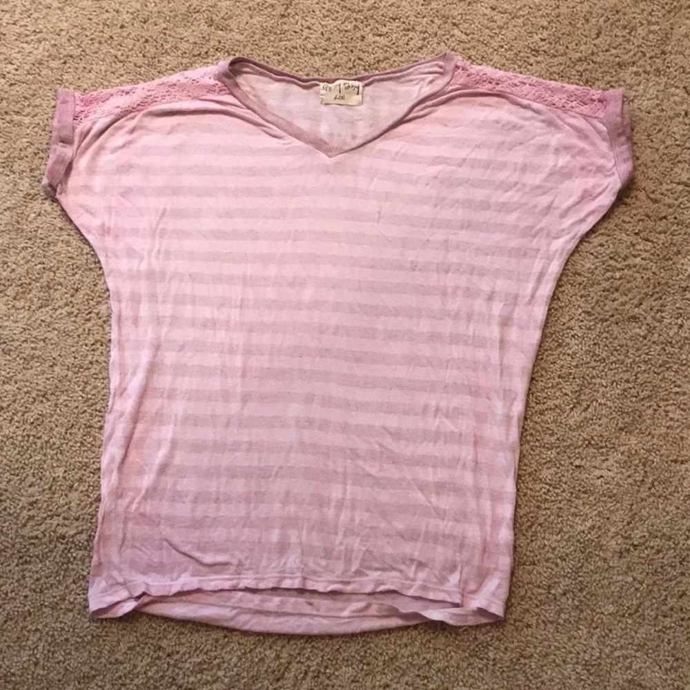 Girls washed t-shirt in light pink